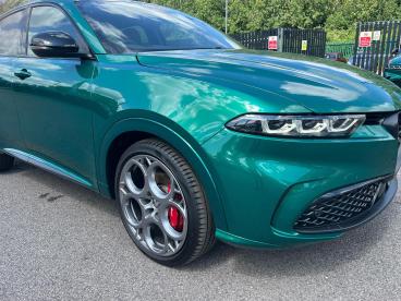 ALFA ROMEO CERTIFIED Alfa Romeo Tonale 1.5 Vgt Mhev Tributo Italiano Dct Euro 6 5dr Used Car - Suv Hybrid Green - Swindon - 515646_3