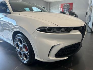 ALFA ROMEO CERTIFIED Alfa Romeo Tonale 1.5 Vgt Mhev Tributo Italiano Dct Euro 6 5dr Used Car - Suv Hybrid White - Slough - 528808_4
