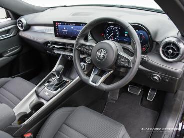 ALFA ROMEO CERTIFIED Alfa Romeo Tonale 1.5 Vgt Mhev Ti Dct Euro 6 5dr Used Car - Suv Hybrid Black - Nuneaton - 532943_3