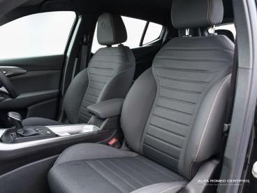 ALFA ROMEO CERTIFIED Alfa Romeo Tonale 1.5 Vgt Mhev Ti Dct Euro 6 5dr Used Car - Suv Hybrid Black - Nuneaton - 532943_5