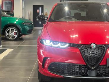 ALFA ROMEO CERTIFIED Alfa Romeo Tonale 1.3 Vgt 15.5kwh Tributo Italiano Auto Q4 Awd Euro Used Car - Suv Plug-in Hybrid Red - Slough - 534620_5