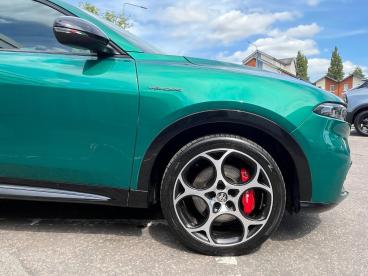 ALFA ROMEO CERTIFIED Alfa Romeo Tonale 1.5 Vgt Mhev Veloce Dct Euro 6 5dr Used Car - Suv Hybrid Green - Colchester - 534810_4