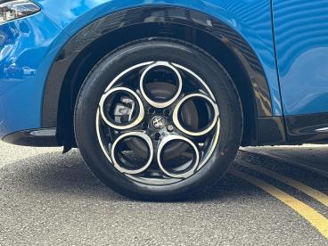 ALFA ROMEO CERTIFIED Alfa Romeo Tonale 1.5 Vgt Mhev Sprint Dct Euro 6 5dr Used Car - Suv Hybrid Blue - Swindon - 538205_4