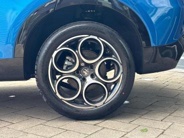 ALFA ROMEO CERTIFIED Alfa Romeo Tonale 1.5 Vgt Mhev Sprint Dct Euro 6 5dr Used Car - Suv Hybrid Blue - Swindon - 538205_5