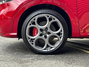 ALFA ROMEO CERTIFIED Alfa Romeo Tonale 1.3 Vgt 15.5kwh Tributo Italiano Auto Q4 Awd Euro Used Car - Suv Plug-in Hybrid Red - Swindon - 538208_5