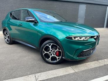 SPOTICAR Alfa Romeo Tonale 1.3 Vgt 15.5kwh Veloce Auto Q4 Awd Euro 6 5dr Used Car - Suv Plug-in Hybrid Green - Cheltenham - 1200556197_1