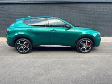 SPOTICAR Alfa Romeo Tonale 1.3 Vgt 15.5kwh Veloce Auto Q4 Awd Euro 6 5dr Used Car - Suv Plug-in Hybrid Green - Cheltenham - 1200556197_4