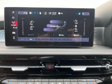 SPOTICAR Alfa Romeo Tonale 1.3 Vgt 15.5kwh Veloce Auto Q4 Awd Euro 6 5dr Used Car - Suv Plug-in Hybrid Green - Cheltenham - 1200556197_5