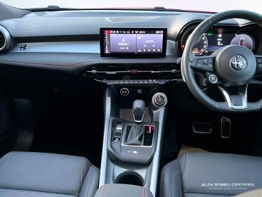 ALFA ROMEO CERTIFIED Alfa Romeo Tonale 1.5 Vgt Mhev Tributo Italiano Dct Euro 6 5dr Used Car - Suv Hybrid Red - Leicester - 557123_4