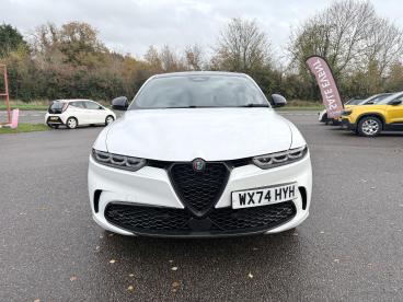 ALFA ROMEO CERTIFIED Alfa Romeo Tonale 1.5 Vgt Mhev Tributo Italiano Dct Euro 6 5dr Used Car - Suv Hybrid White - Kidlington - 557352_2