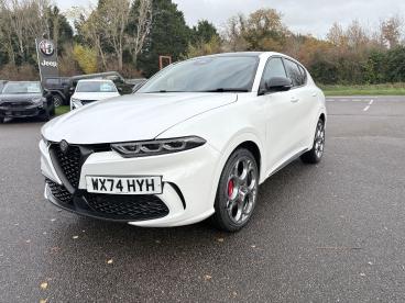 ALFA ROMEO CERTIFIED Alfa Romeo Tonale 1.5 Vgt Mhev Tributo Italiano Dct Euro 6 5dr Used Car - Suv Hybrid White - Kidlington - 557352_3