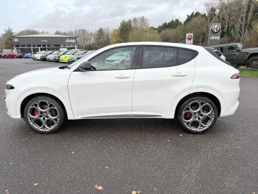 ALFA ROMEO CERTIFIED Alfa Romeo Tonale 1.5 Vgt Mhev Tributo Italiano Dct Euro 6 5dr Used Car - Suv Hybrid White - Kidlington - 557352_5