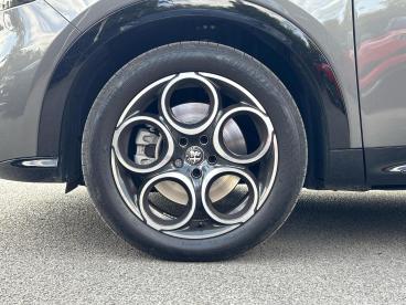 SPOTICAR Alfa Romeo Tonale 1.5 Vgt Mhev Sprint Dct Euro 6 5dr Used Car - Suv Hybrid Grey - Swindon - 800557782_4