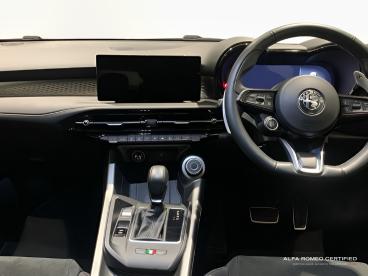 ALFA ROMEO CERTIFIED Alfa Romeo Tonale 1.3 Vgt 15.5kwh Veloce Auto Q4 Awd Euro 6 5dr Used Car - Suv Plug-in Hybrid Red - Chiswick - 557974_4