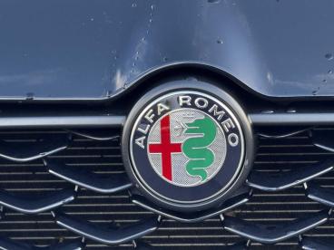 SPOTICAR Alfa Romeo Tonale 1.5 Vgt Mhev Sprint Dct Euro 6 5dr Used Car - Suv Hybrid Black - Colwyn Bay - 1200566205_5