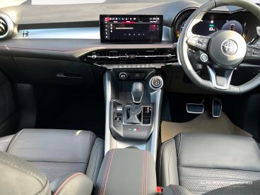 ALFA ROMEO CERTIFIED Alfa Romeo Tonale 1.5 Vgt Mhev Tributo Italiano Dct Euro 6 5dr Used Car - Suv Hybrid Multicolour - Leicester - 566306_5