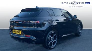 SPOTICAR Alfa Romeo Tonale 1.5 Vgt Mhev Sprint Dct Euro 6 5dr Used Car - Suv Hybrid Black - Walton On Thames - 1200568353_4