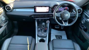 SPOTICAR Alfa Romeo Tonale 1.5 Vgt Mhev Tributo Italiano Dct Euro 6 5dr Used Car - Suv Hybrid Red - Walton On Thames - 1200568356_5