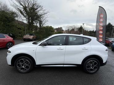 SPOTICAR Alfa Romeo Tonale 1.5 Vgt Mhev Ti Dct Euro 6 5dr Used Car - Suv Hybrid White - Colwyn Bay - 1200569343_4
