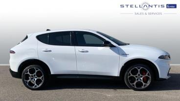 SPOTICAR Alfa Romeo Tonale 1.5 Vgt Mhev Veloce Dct Euro 6 5dr Used Car - Suv Hybrid White - Crawley - 1200575542_2