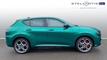 SPOTICAR Alfa Romeo Tonale 1.5 Vgt Mhev Tributo Italiano Dct Euro 6 5dr Used Car - Suv Hybrid Black - Crawley - 1200575546_2