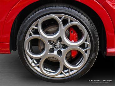 ALFA ROMEO CERTIFIED Alfa Romeo Tonale 1.5 Vgt Mhev Tributo Italiano Dct Euro 6 5dr Used Car - Suv Hybrid Red - Nuneaton - 575677_5