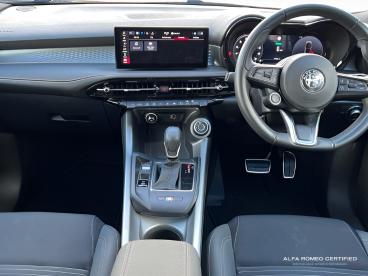 ALFA ROMEO CERTIFIED Alfa Romeo Tonale 1.5 Vgt Mhev Sprint Dct Euro 6 5dr Used Car - Suv Hybrid Red - Salford - 589084_4