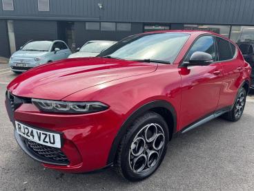 SPOTICAR Alfa Romeo Tonale 1.3 Vgt 15.5kwh Sprint Auto Q4 Awd Euro 6 5dr Used Car - Suv Plug-in Hybrid Red - Cheltenham - 1200600845_3