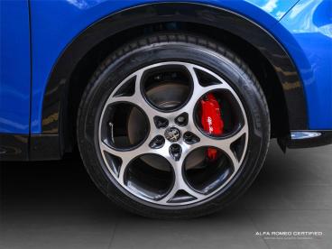 ALFA ROMEO CERTIFIED Alfa Romeo Tonale 1.5 Vgt Mhev Veloce Dct Euro 6 5dr Used Car - Suv Hybrid Blue - Nuneaton - 602585_4