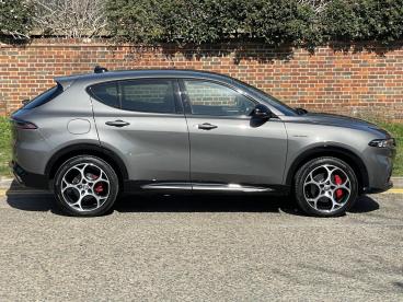 ALFA ROMEO CERTIFIED Alfa Romeo Tonale 1.3 Vgt 15.5kwh Veloce Auto Q4 Awd Euro 6 5dr Used Car - Suv Plug-in Hybrid  - Hemel Hempstead - 604254_3