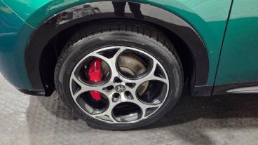 SPOTICAR Alfa Romeo Tonale 1.5 Vgt Mhev Veloce Dct Euro 6 5dr Used Car - Suv Hybrid Green - Falkirk - 1200604880_5