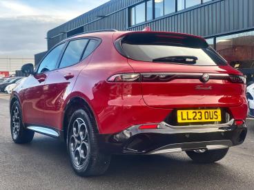 SPOTICAR Alfa Romeo Tonale 1.5 Vgt Mhev Ti Dct Euro 6 5dr Used Car - Suv Hybrid Red - Cheltenham - 1200609382_4