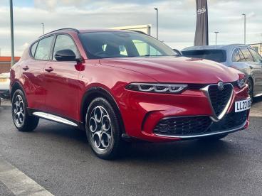SPOTICAR Alfa Romeo Tonale 1.5 Vgt Mhev Ti Dct Euro 6 5dr Used Car - Suv Hybrid Red - Cheltenham - 1200609382_5