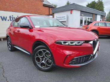 SPOTICAR Alfa Romeo Tonale 1.5 Vgt Mhev Ti Dct Euro 6 5dr Used Car - Suv Hybrid Red - Telford - 1200611046_1