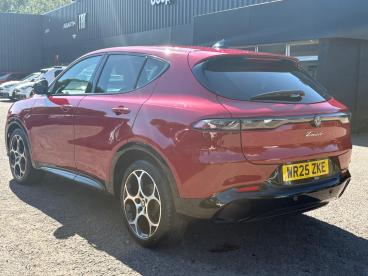SPOTICAR Alfa Romeo Tonale 1.5 Vgt Mhev Veloce Dct Euro 6 5dr Used Car - Suv Hybrid Red - Leicester - 1200614615_4
