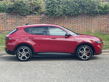 ALFA ROMEO CERTIFIED Alfa Romeo Tonale 1.5 Vgt Mhev Veloce Dct Euro 6 5dr Used Car - Suv Hybrid Red - Hemel Hempstead - 615001_3