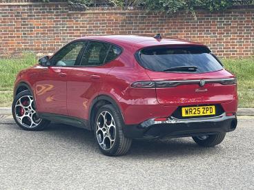 ALFA ROMEO CERTIFIED Alfa Romeo Tonale 1.5 Vgt Mhev Veloce Dct Euro 6 5dr Used Car - Suv Hybrid Red - Hemel Hempstead - 615001_5