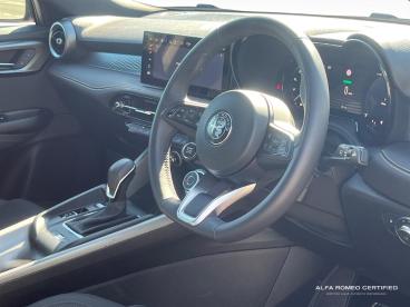 ALFA ROMEO CERTIFIED Alfa Romeo Tonale  Used Car - Suv Plug-in Hybrid Red - Kidlington - 616427_3