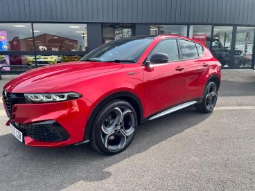 SPOTICAR Alfa Romeo Tonale 1.5 Vgt Mhev Sport Speciale Dct Auto Euro 6 5dr Used Car - Suv Hybrid Red - Cheltenham - 1200618371_5