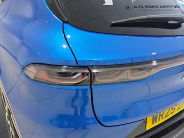 ALFA ROMEO CERTIFIED Alfa Romeo Tonale 1.5 Vgt Mhev Veloce Dct Euro 6 5dr Used Car - Suv Hybrid Blue - Chiswick - 621011_5