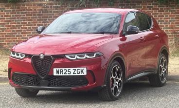ALFA ROMEO CERTIFIED Alfa Romeo Tonale 1.5 Vgt Mhev Veloce Dct Euro 6 5dr Used Car - Suv Hybrid Red - Hemel Hempstead - 622323_4
