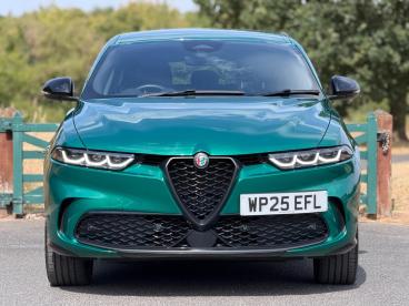 SPOTICAR Alfa Romeo Tonale 1.5 Vgt Mhev Veloce Dct Euro 6 5dr Used Car - Suv Hybrid Green - Balsall Common - 1200623367_5