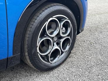 ALFA ROMEO CERTIFIED Alfa Romeo Tonale 1.5 Vgt Mhev Sprint Dct Euro 6 5dr Used Car - Suv Hybrid Blue - Swansea - 625864_4