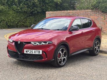 ALFA ROMEO CERTIFIED Alfa Romeo Tonale 1.5 Vgt Mhev Veloce Dct Euro 6 5dr Used Car - Suv Hybrid Red - Hemel Hempstead - 626083_3