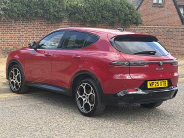 ALFA ROMEO CERTIFIED Alfa Romeo Tonale 1.5 Vgt Mhev Veloce Dct Euro 6 5dr Used Car - Suv Hybrid Red - Hemel Hempstead - 626083_4