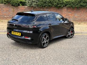 ALFA ROMEO CERTIFIED Alfa Romeo Tonale 1.5 Vgt Mhev Veloce Dct Euro 6 5dr Used Car - Suv Hybrid Black - Hemel Hempstead - 626084_2