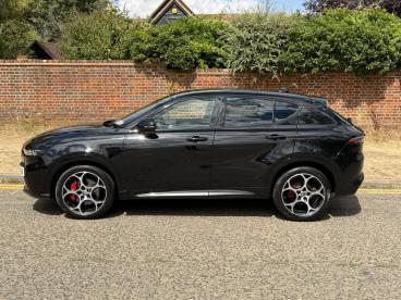 ALFA ROMEO CERTIFIED Alfa Romeo Tonale 1.5 Vgt Mhev Veloce Dct Euro 6 5dr Used Car - Suv Hybrid Black - Hemel Hempstead - 626084_5