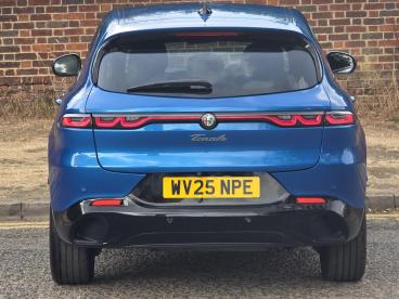 ALFA ROMEO CERTIFIED Alfa Romeo Tonale 1.5 Vgt Mhev Veloce Dct Euro 6 5dr Used Car - Suv Hybrid Blue - Hemel Hempstead - 630210_5