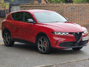 ALFA ROMEO CERTIFIED Alfa Romeo Tonale 1.5 Vgt Mhev Veloce Dct Euro 6 5dr Used Car - Suv Hybrid Red - Hemel Hempstead - 636605_1