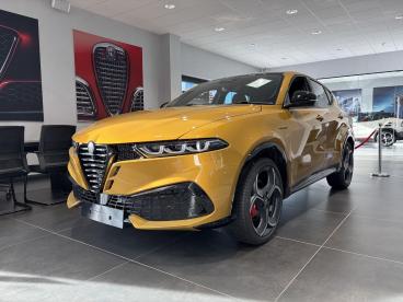 ALFA ROMEO CERTIFIED Alfa Romeo Tonale 1.5 Vgt Mhev Veloce Dct Auto Euro 6 5dr Used Car - Suv Hybrid Gold - Slough - 638796_2